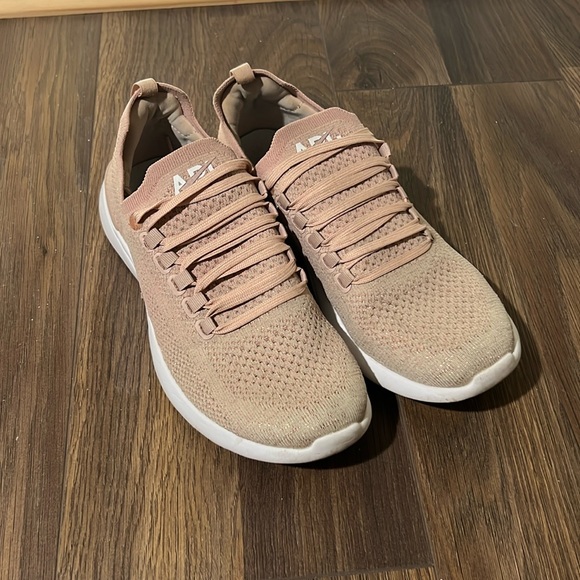 APL Techloom Breeze sneaker women’s 8.5 - Picture 1 of 5